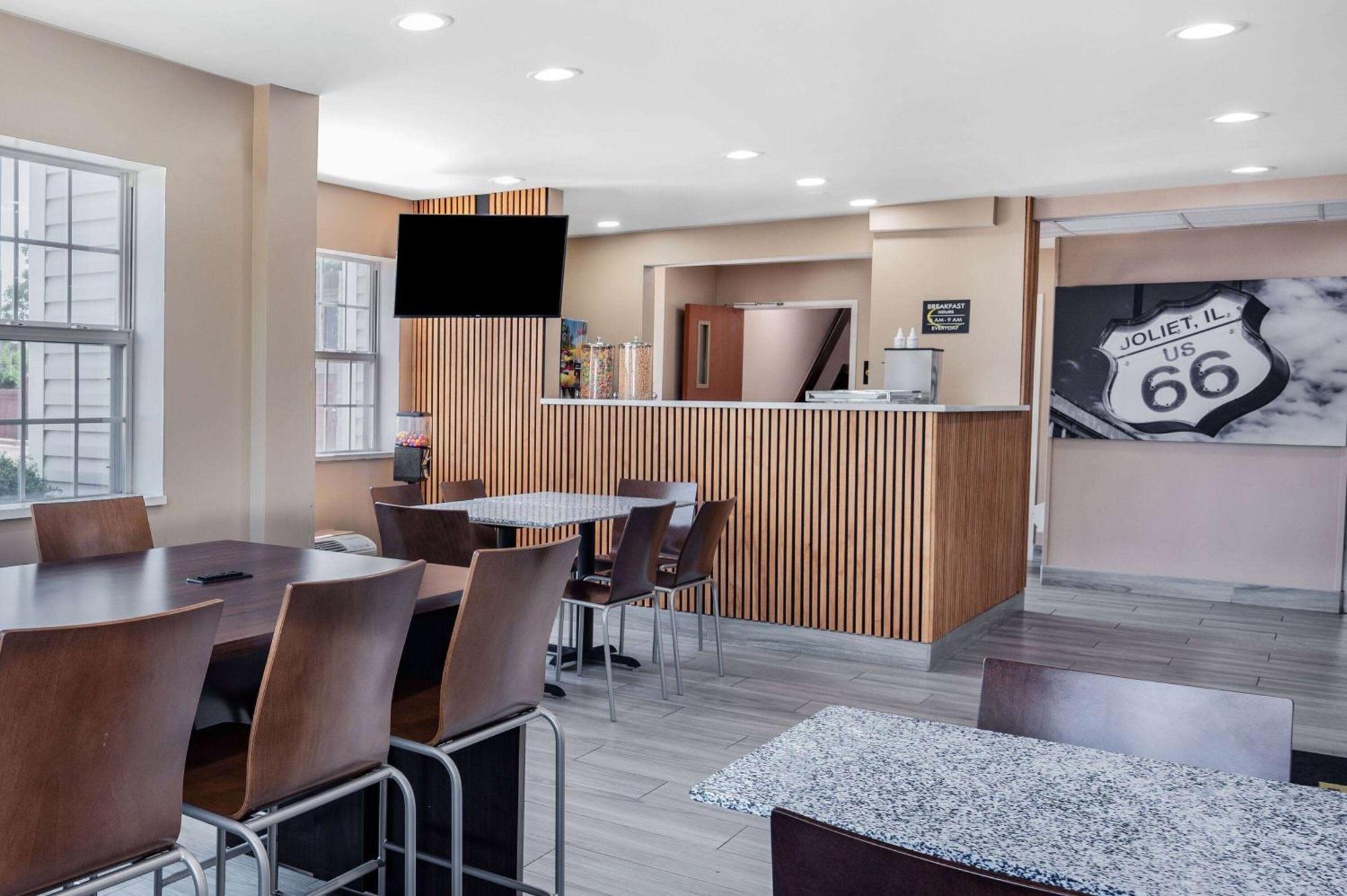 Super 8 By Wyndham Joliet Hotel Ngoại thất bức ảnh